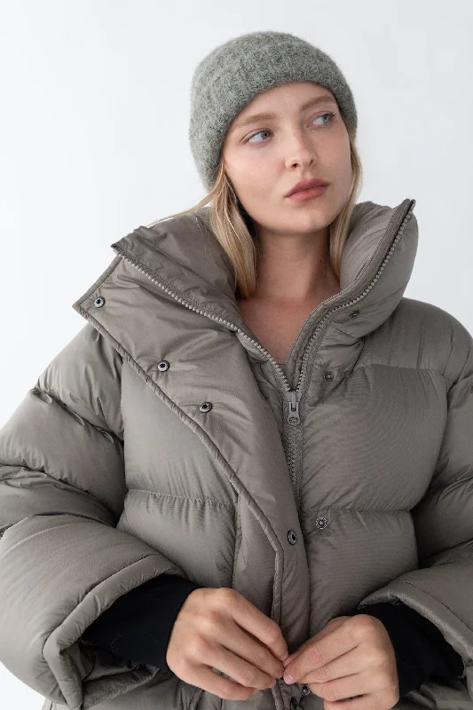 WOOL BLEND RIBBED BEANIE Bold Women's Statement